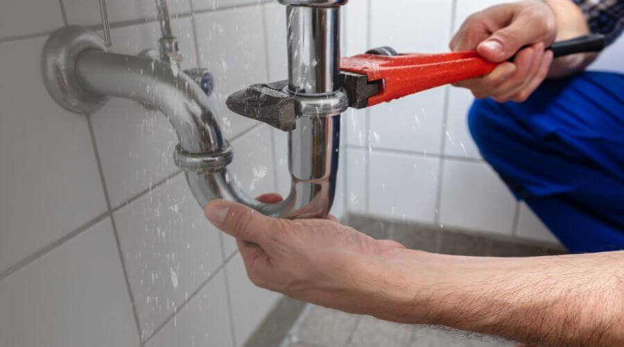 Expert burst pipe repair services in Latonia, KY